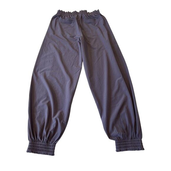 Athleta Aliso Jogger Women's Size 6 Gray Pants Comfy Lightweight Activewear - Picture 2 of 9